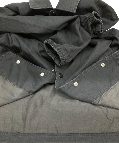 UNDERCOVER（アンダーカバー）UNDERCOVER (アンダーカバー) CARNE BOLLENTE (カルネボレンテ) バック刺繍コーチジャケット ブラック サイズ:2の古着・服飾アイテム
