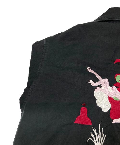 UNDERCOVER（アンダーカバー）UNDERCOVER (アンダーカバー) CARNE BOLLENTE (カルネボレンテ) バック刺繍コーチジャケット ブラック サイズ:2の古着・服飾アイテム