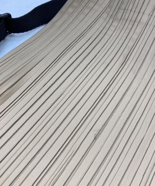 PLEATS PLEASE（プリーツプリーズ）PLEATS PLEASE (プリーツプリーズ) 2WAYプリーツバッグ ベージュの古着・服飾アイテム