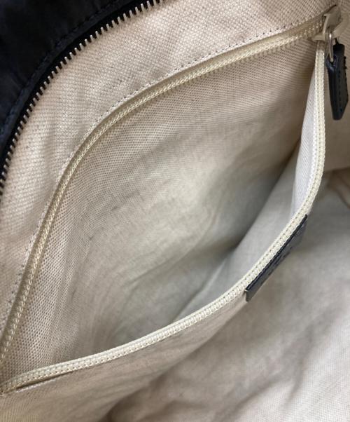 GUCCI（グッチ）GUCCI (グッチ) GG柄ショルダーバッグ ブラックの古着・服飾アイテム