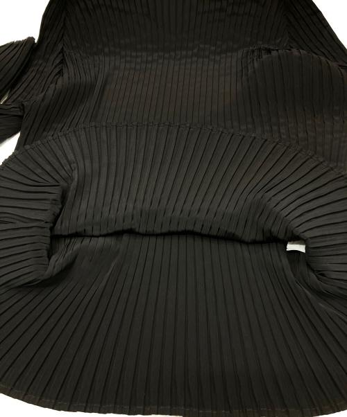ISSEY MIYAKE（イッセイミヤケ）ISSEY MIYAKE (イッセイミヤケ) プリーツブラウス ブラック サイズ:2の古着・服飾アイテム