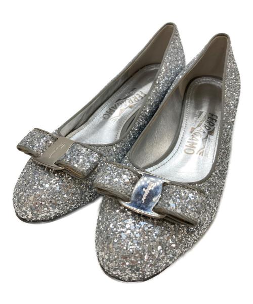 Salvatore Ferragamo（サルヴァトーレ フェラガモ）Salvatore Ferragamo (サルヴァトーレ フェラガモ) ラメグリッターリボンパンプス シルバー サイズ:6 1/2の古着・服飾アイテム