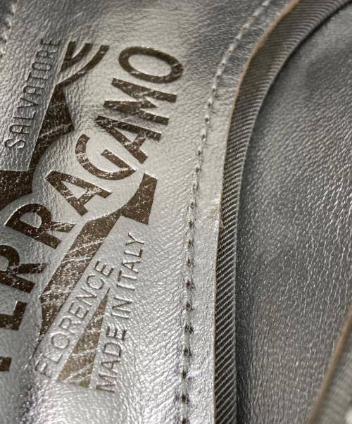 Salvatore Ferragamo（サルヴァトーレ フェラガモ）Salvatore Ferragamo (サルヴァトーレ フェラガモ) ラメグリッターリボンパンプス シルバー サイズ:6 1/2の古着・服飾アイテム