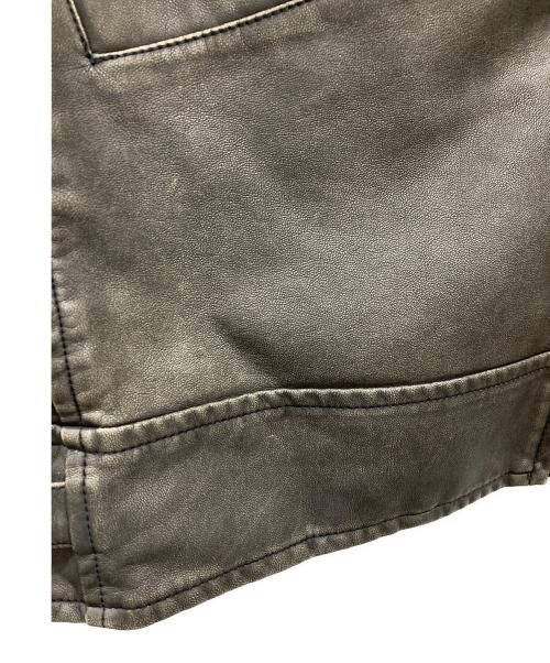 SLY（スライ）SLY (スライ) VINTAGE BOXY F/LEATHER ジャケット カーキ サイズ:FREEの古着・服飾アイテム