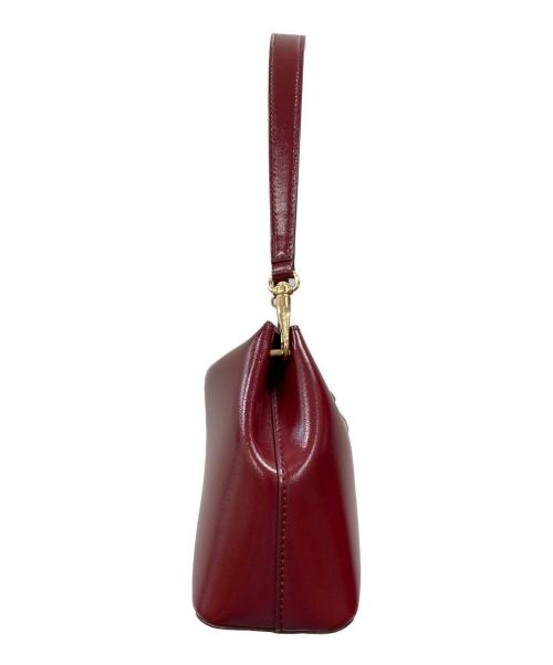 CHARLES & KEITH（チャールズアンドキース）CHARLES & KEITH (チャールズアンドキース) Wisteria メタリックアクセントショルダーバッグ レッドの古着・服飾アイテム