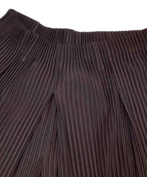 HOMME PLISSE ISSEY MIYAKE（オム プリッセ イッセイ ミヤケ）HOMME PLISSE ISSEY MIYAKE (オム プリッセ イッセイ ミヤケ) TAILORED PLEATS 2 EGG PLANT BLACK サイズ:3 未使用品の古着・服飾アイテム