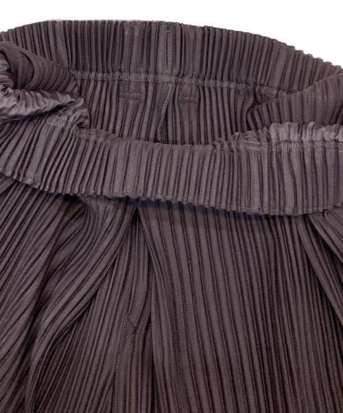 HOMME PLISSE ISSEY MIYAKE（オム プリッセ イッセイ ミヤケ）HOMME PLISSE ISSEY MIYAKE (オム プリッセ イッセイ ミヤケ) TAILORED PLEATS 2 EGG PLANT BLACK サイズ:3 未使用品の古着・服飾アイテム