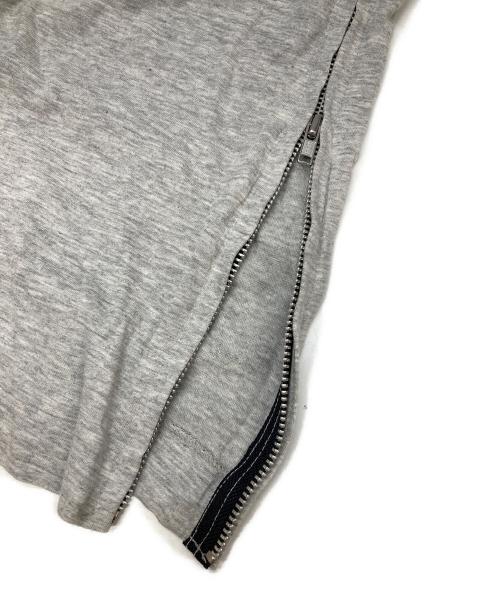 COMME des GARCONS HOMME PLUS（コムデギャルソンオムプリュス）COMME des GARCONS HOMME PLUS (コムデギャルソンオムプリュス) サイドジップTシャツ グレー サイズ:不明（実寸参照）の古着・服飾アイテム