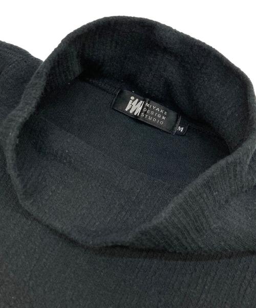 im MIYAKE DESIGN STUDIO（イッセイミヤケデザインスタジオ）im MIYAKE DESIGN STUDIO (イッセイミヤケデザインスタジオ) モックネックカットソー ブラック サイズ:Mの古着・服飾アイテム