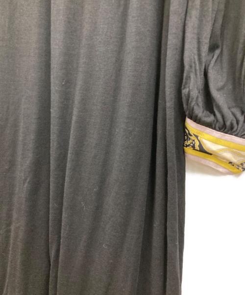 LEONARD FASHION（レオナールファッション）LEONARD FASHION (レオナールファッション) シルク混フラワーモチーフ切替ワンピース ブラック サイズ:Sの古着・服飾アイテム