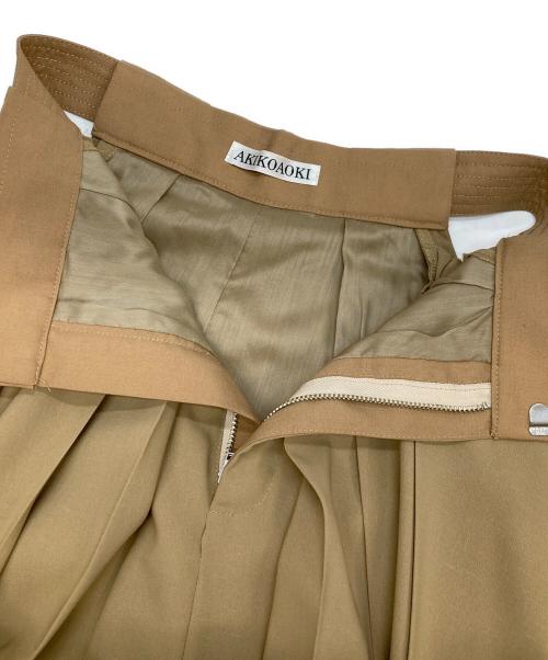 AKIKOAOKI（アキコアオキ）AKIKOAOKI (アキコアオキ) レーヨンタックワイドパンツ ベージュ サイズ:38の古着・服飾アイテム