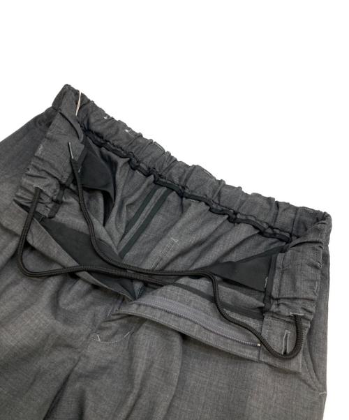 FARAH（ファーラー）FARAH (ファーラー) Easy Tapered Pants グレー サイズ:L 未使用品の古着・服飾アイテム