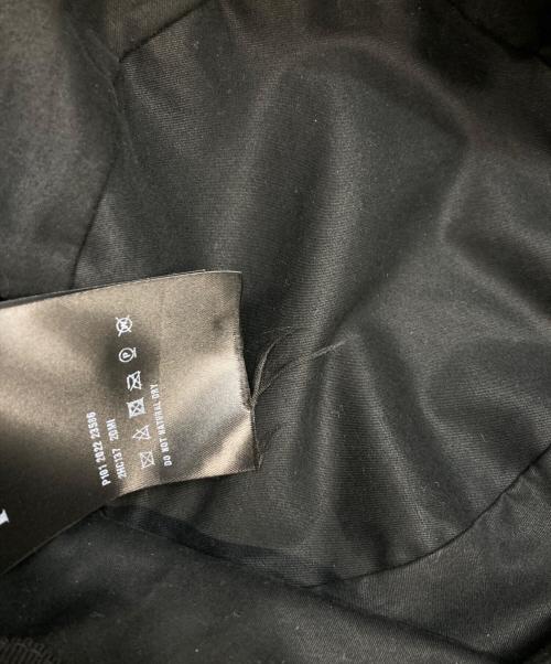 PRADA（プラダ）PRADA (プラダ) RE NYLON 三角ロゴプレートナイロンバケットハット ブラック サイズ:Lの古着・服飾アイテム