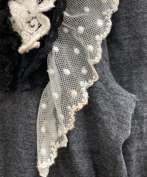 COMME des GARCONS JUNYA WATANABE MAN（コム デ ギャルソン ジュンヤ ワタナベ マン）COMME des GARCONS JUNYA WATANABE MAN (コム デ ギャルソン ジュンヤ ワタナベ マン) レース付きカットソー ホワイト×グレー サイズ:不明(実寸参照)の古着・服飾アイテム