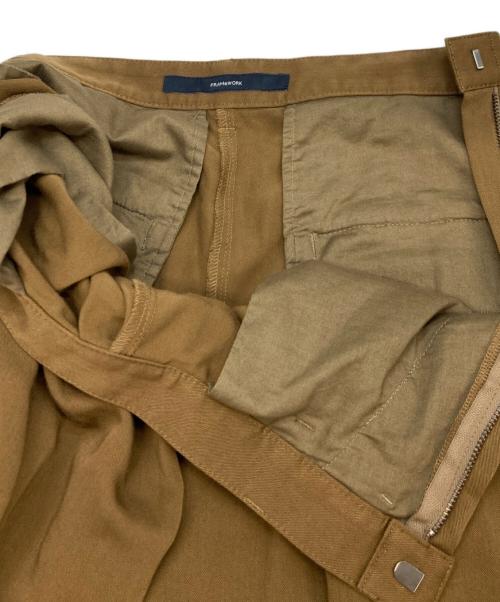 FRAMeWORK（フレームワーク）FRAMeWORK (フレームワーク) ドレープタックパンツ ベージュ サイズ:38の古着・服飾アイテム