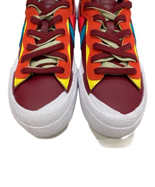 NIKE（ナイキ）NIKE (ナイキ) sacai (サカイ) KAWS (カウズ) Blazer Low バーガンディー サイズ:26 未使用品の古着・服飾アイテム