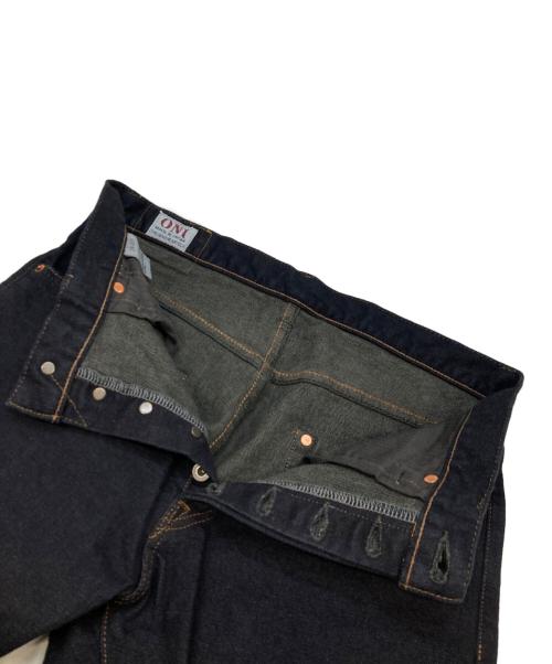 ONI DENIM（オニデニム）ONI DENIM (オニデニム) ハイライズリラックステーパード 15ozストレッチデニムパンツ インディゴ サイズ:32 未使用品の古着・服飾アイテム