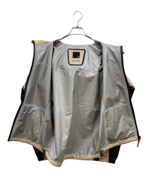 PHENIX（フェニックス）PHENIX (フェニックス) GORE-TEX INFINIUM CLIMB JACKET ベージュ×ブラック サイズ:Sの古着・服飾アイテム