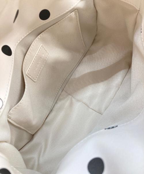 FRAY ID（フレイ アイディー）FRAY ID (フレイ アイディー) バックルデザインミドルバッグ ホワイトの古着・服飾アイテム