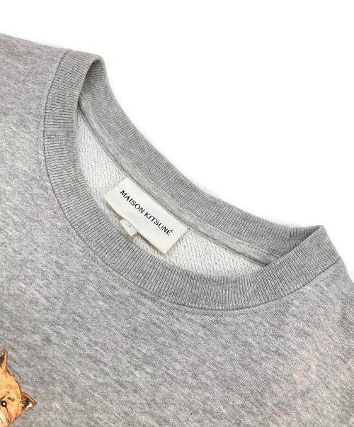 maison kitsune（メゾンキツネ）MAISON KITSUNE (メゾンキツネ) DRESSED FOX REGULAR SWEATSHIRT グレー サイズ:Sの古着・服飾アイテム