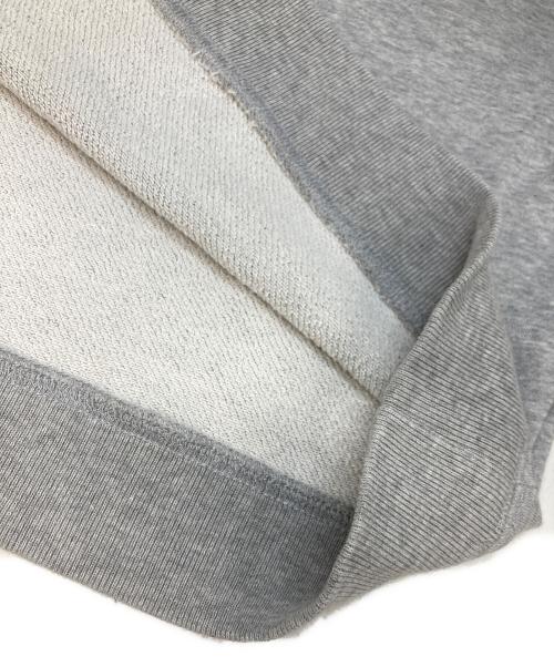 maison kitsune（メゾンキツネ）MAISON KITSUNE (メゾンキツネ) DRESSED FOX REGULAR SWEATSHIRT グレー サイズ:Sの古着・服飾アイテム
