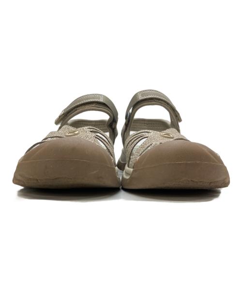 KEEN（キーン）KEEN (キーン) ウィメンズ ローズ サンダル ベージュ サイズ:24.5の古着・服飾アイテム