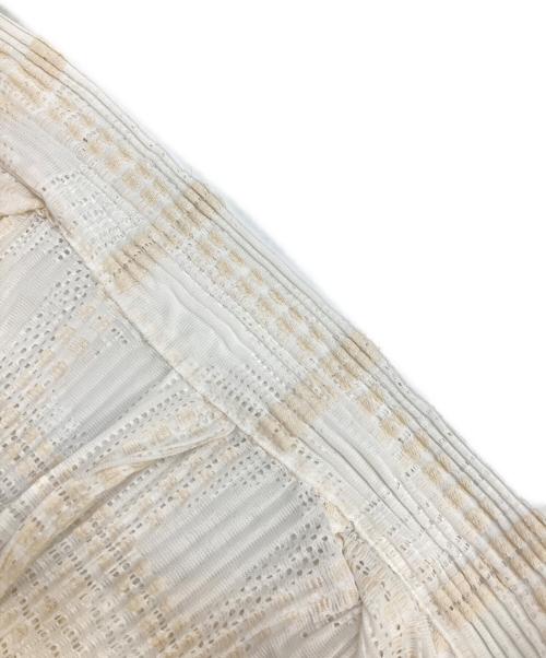 HOMME PLISSE ISSEY MIYAKE（オム プリッセ イッセイ ミヤケ）HOMME PLISSE ISSEY MIYAKE (オム プリッセ イッセイ ミヤケ) LACE GRID PLEATS ベージュ×ホワイト サイズ:3の古着・服飾アイテム