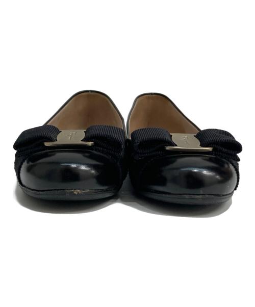 Salvatore Ferragamo（サルヴァトーレ フェラガモ）Salvatore Ferragamo (サルヴァトーレ フェラガモ) VARINA ヴァラリボン レザーパンプス ブラック サイズ:6の古着・服飾アイテム