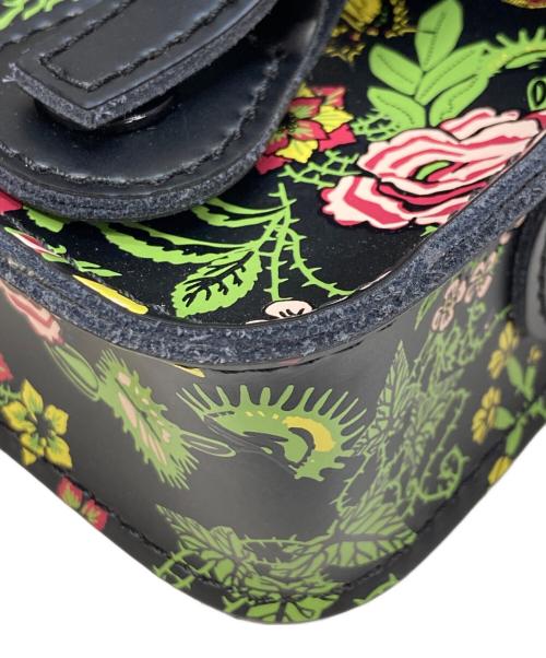 Dr.Martens（ドクターマーチン）Dr.Martens (ドクターマーチン) 花柄ミニサッチェルバッグ ブラックの古着・服飾アイテム