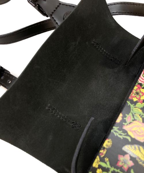 Dr.Martens（ドクターマーチン）Dr.Martens (ドクターマーチン) 花柄ミニサッチェルバッグ ブラックの古着・服飾アイテム