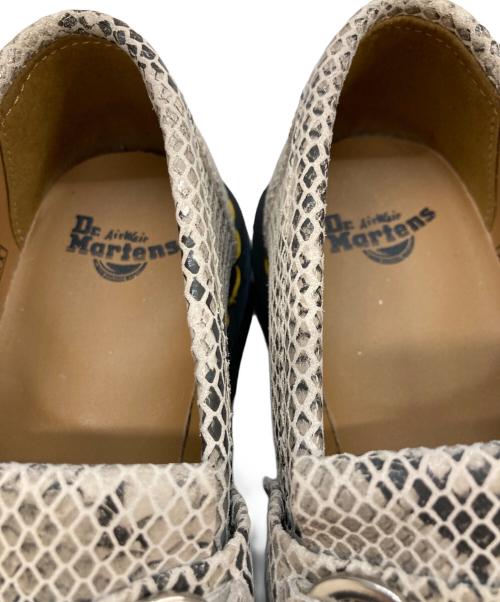 Dr.Martens（ドクターマーチン）Dr.Martens (ドクターマーチン) ヘビ柄 エイドリアン スナッフル ローファー　タッセルローファー ブラック×グレー サイズ:USＭ7の古着・服飾アイテム