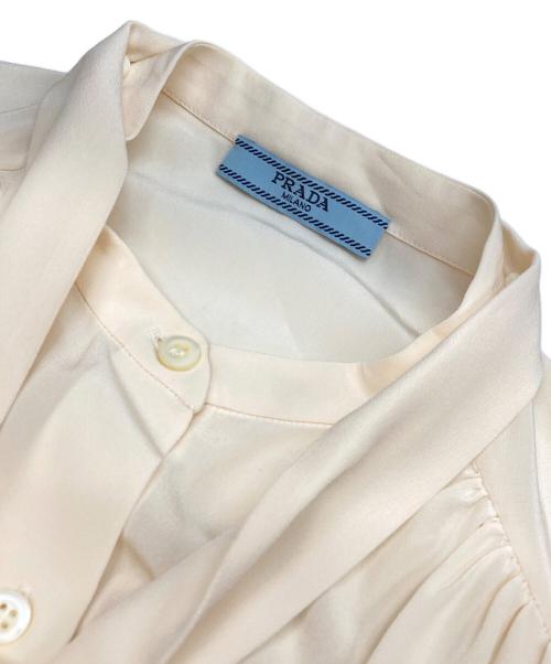 PRADA（プラダ）PRADA (プラダ) シルクボウタイブラウス ベージュ サイズ:38の古着・服飾アイテム