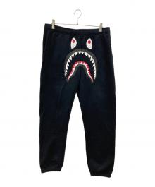 A BATHING APE（アベイシングエイプ）の古着「シャークスウェットパンツ」｜ブラック