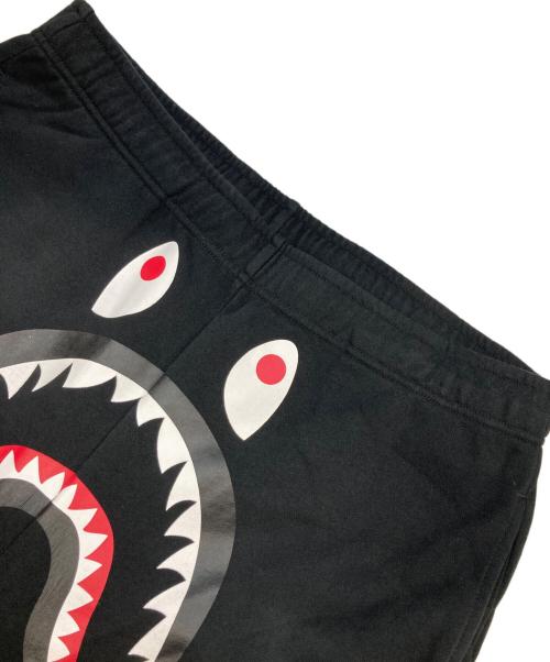 A BATHING APE（アベイシングエイプ）A BATHING APE (アベイシングエイプ) シャークスウェットパンツ ブラック サイズ:XLの古着・服飾アイテム