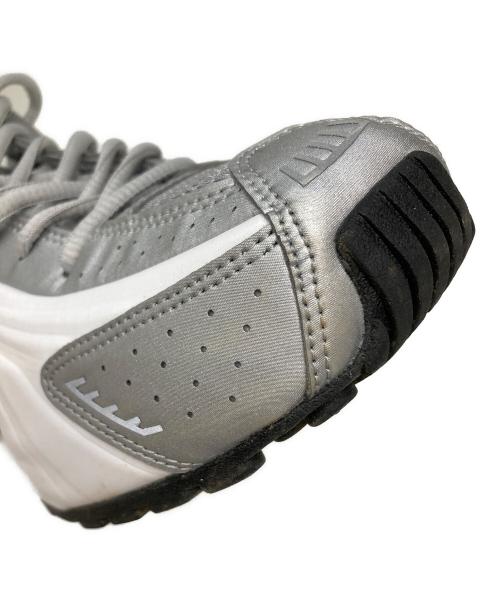 NIKE（ナイキ）NIKE (ナイキ) SHOX R4 シルバー×ブルー サイズ:28.5の古着・服飾アイテム