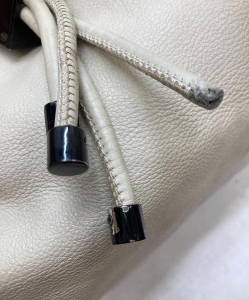 BURBERRY（バーバリー）BURBERRY (バーバリー) ワンショルダーバッグ アイボリーの古着・服飾アイテム