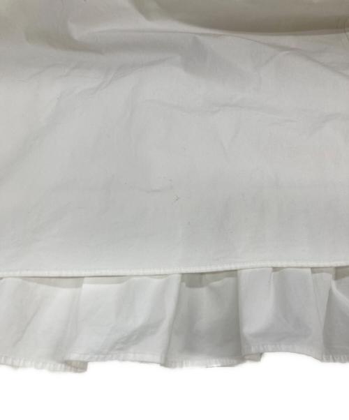 YORI（ヨリ）yori (ヨリ) バックフリルブラウス ホワイト サイズ:FREEの古着・服飾アイテム