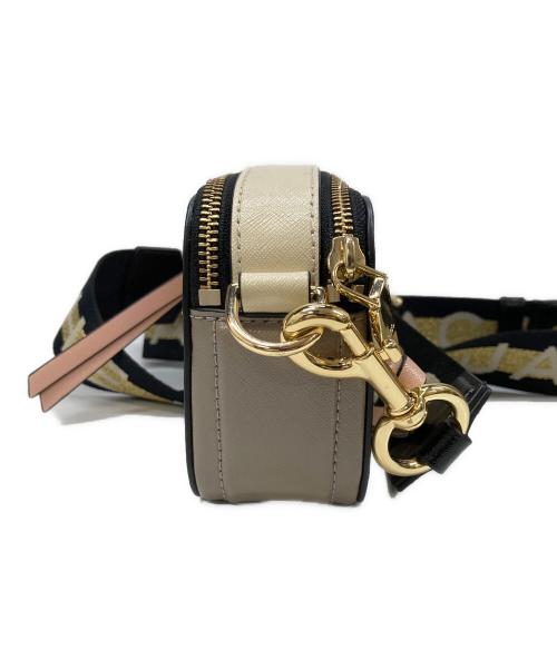 MARC JACOBS（マークジェイコブス）MARC JACOBS (マークジェイコブス) ザ カラーブロックスナップショット/ショルダーバッグ ベージュの古着・服飾アイテム