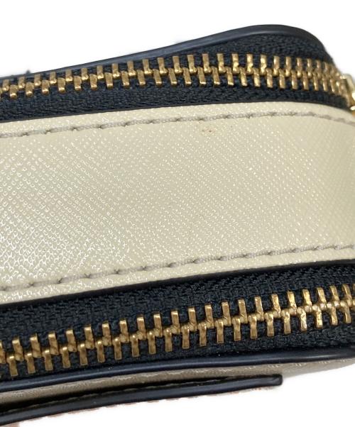 MARC JACOBS（マークジェイコブス）MARC JACOBS (マークジェイコブス) ザ カラーブロックスナップショット/ショルダーバッグ ベージュの古着・服飾アイテム