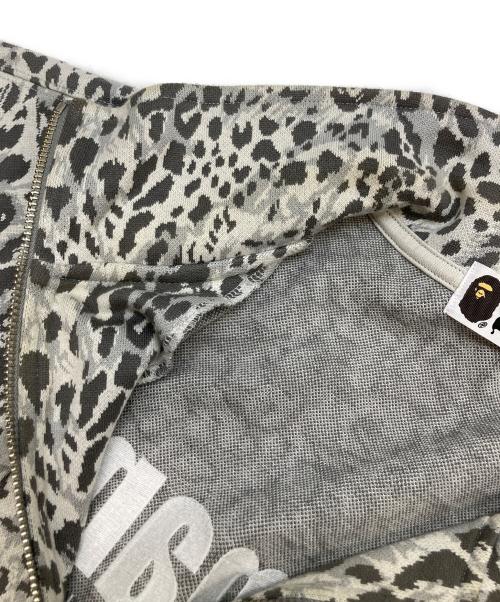 A BATHING APE（アベイシングエイプ）A BATHING APE (アベイシングエイプ) WILD LEOPARD PATTERN RELAXED FIT HALF ZIP SWEATSHIRT グレー サイズ:Lの古着・服飾アイテム