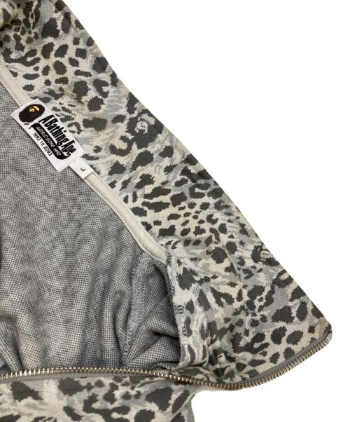 A BATHING APE（アベイシングエイプ）A BATHING APE (アベイシングエイプ) WILD LEOPARD PATTERN RELAXED FIT HALF ZIP SWEATSHIRT グレー サイズ:Lの古着・服飾アイテム