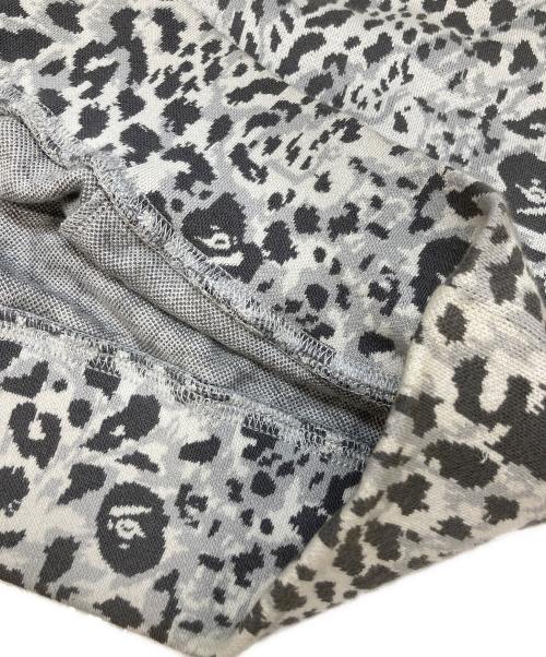 A BATHING APE（アベイシングエイプ）A BATHING APE (アベイシングエイプ) WILD LEOPARD PATTERN RELAXED FIT HALF ZIP SWEATSHIRT グレー サイズ:Lの古着・服飾アイテム