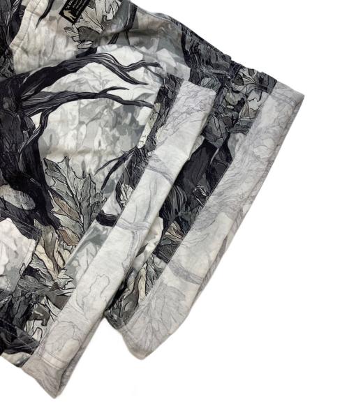A BATHING APE（アベイシングエイプ）A BATHING APE (アベイシングエイプ) TREE EDGE CAMO グレー サイズ:XLの古着・服飾アイテム