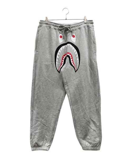 A BATHING APE（アベイシングエイプ）A BATHING APE (アベイシングエイプ) シャークヘッド トラックパンツ グレー サイズ:XLの古着・服飾アイテム