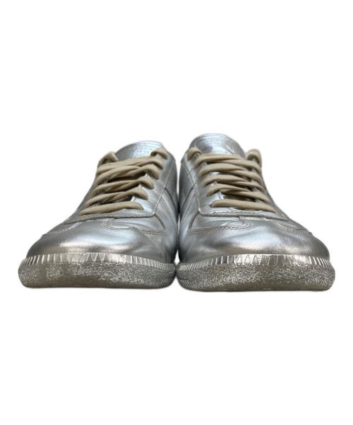 Maison Margiela（メゾンマルジェラ）Maison Margiela (メゾンマルジェラ) REPLICA ジャーマントレーナー シルバー サイズ:40 1/2の古着・服飾アイテム
