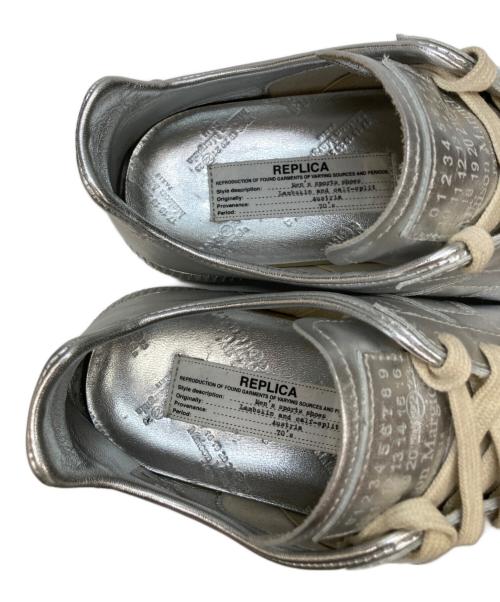 Maison Margiela（メゾンマルジェラ）Maison Margiela (メゾンマルジェラ) REPLICA ジャーマントレーナー シルバー サイズ:40 1/2の古着・服飾アイテム