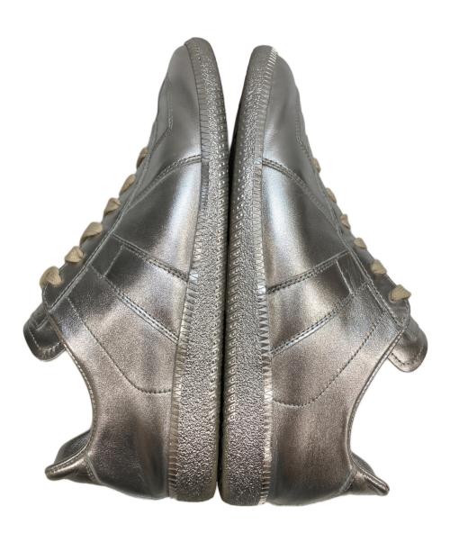 Maison Margiela（メゾンマルジェラ）Maison Margiela (メゾンマルジェラ) REPLICA ジャーマントレーナー シルバー サイズ:40 1/2の古着・服飾アイテム