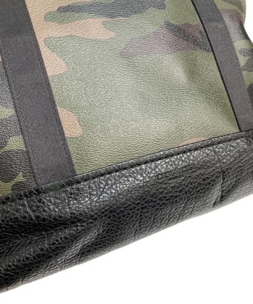 COACH（コーチ）COACH (コーチ) カモフラレザートートバッグ オリーブ×ブラックの古着・服飾アイテム