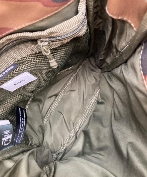 WTAPS（ダブルタップス）WTAPS (ダブルタップス) Herschel Supply (ハーシェルサプライ) 迷彩柄PRレコナイサンスバッグ オリーブの古着・服飾アイテム