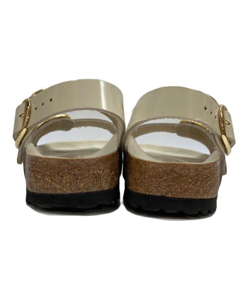 BIRKENSTOCK（ビルケンシュトック）BIRKENSTOCK (ビルケンシュトック) Milano Big Buckle ベージュ サイズ:24.5の古着・服飾アイテム
